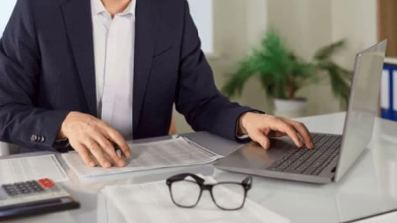Cambia la jornada laboral | Ahora los empleados podrán trabajar 4 horas al día si cumplen este requisito