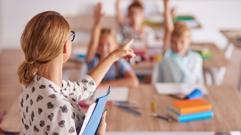 Cambia la jornada laboral para los profesores: teletrabajo, menos horas y seis días de asuntos propios en estas provincias