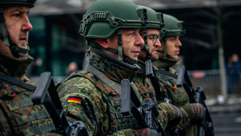 Cambia la Ley del Servicio Militar: ya reclutan a los nacidos en 2007 y podría volver el alistamiento obligatorio. Foto: Shutterstock