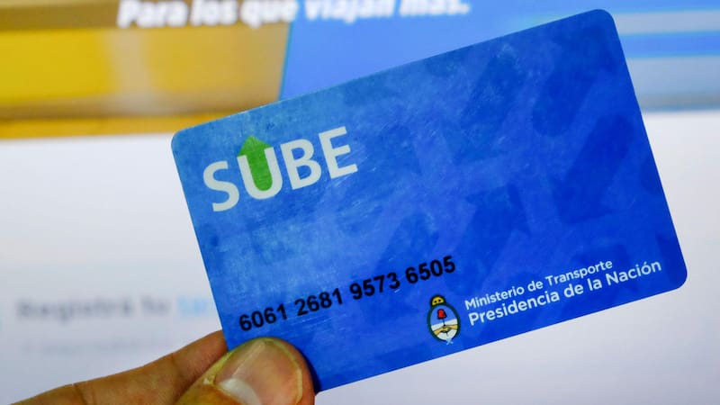 Controles de SUBE en los trenes del AMBA: los pasajeros deben validar correctamente el viaje para evitar multas por viajar sin boleto.