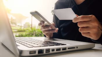Confirmado por el SAT | Multarán transferencias entre familiares si no cumplen con este requisito