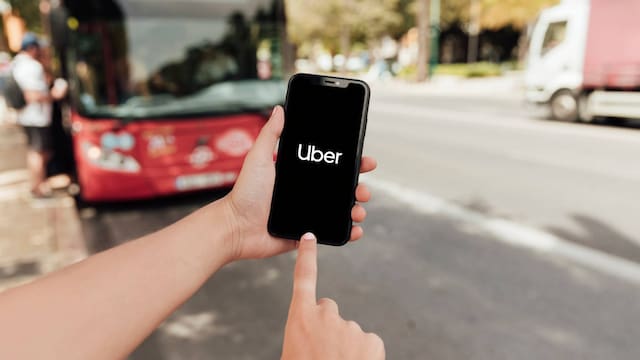 ¡Guerra en el AICM! Uber desafía operativos de la Marina con Amparo Federal de cara al Mundial 2026