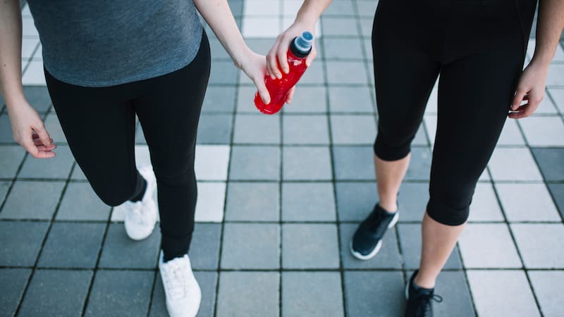 Cuántas veces a la semana hay que salir a caminar para quemar calorías y perder 10 kilos en un año.
