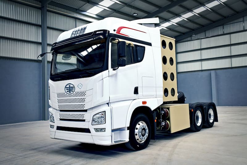 Camión de GNV de la marca china ELAM FAW.