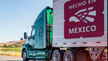 Se desploma a la mitad venta de camiones y autobuses en lo que va de 2025