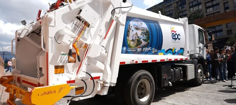 Los camiones cuentan con tecnología más eficiente y capacidades de hasta 25 yardas cúbicas para mejorar la cobertura del servicio.