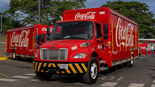 Caen 15.5% las utilidades de Coca-Cola FEMSA por mayor IEPS y menor consumo en México