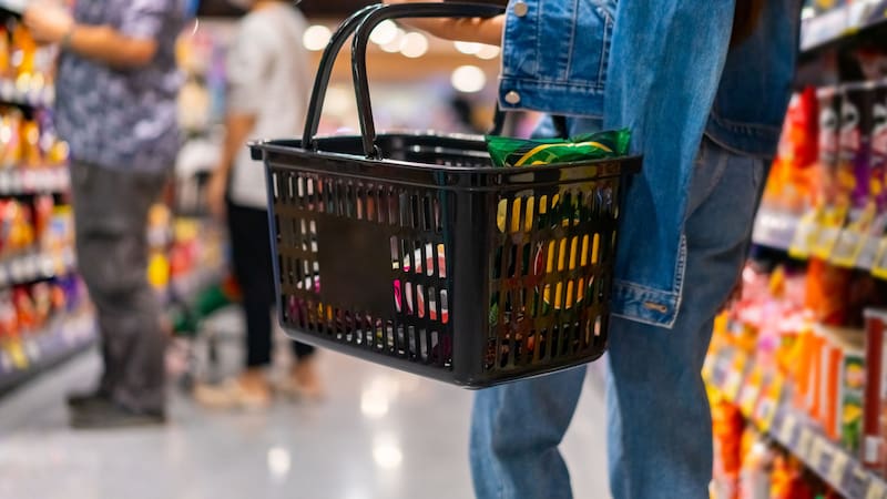 Cuánto dinero hay que ganar al mes para no ser pobre y llegar a ser clase media en 2026, según los expertos. Fuente: Shutterstock.