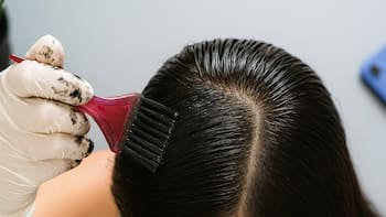 Cómo eliminar las canas para siempre: la mezcla ideal sin tinturas ni químicos que recupera el color del cabello y cubre todo
