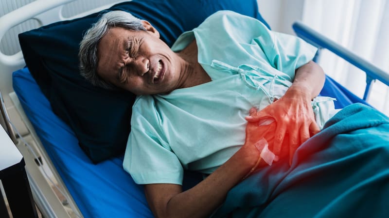 Cáncer de colon: este es el primer síntoma que nadie le da importancia, pero es clave para detectar la enfermedad. Foto: Freepik