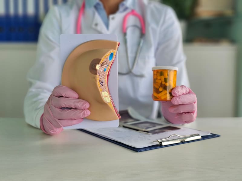 Cómo se trata el cáncer de mama inflamatorio.