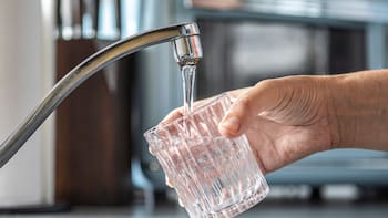Arsénico en el agua en Buenos Aires: especialistas advierten a más de 10 municipios bonaerenses