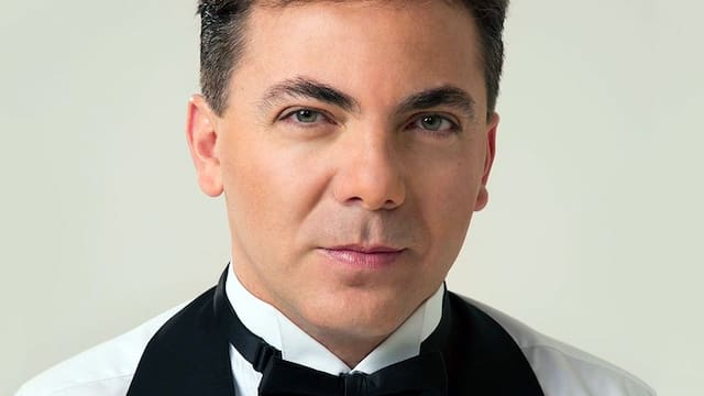 De cantante a estudiante universitario: Cristian Castro termina la prepa a los 51 y ya piensa en la UNAM