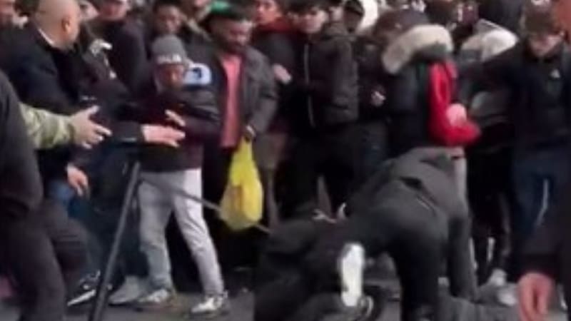 Locura en el mundo por un reloj de bolsillo: caos, avalanchas y peleas en las principales capitales del mundo.