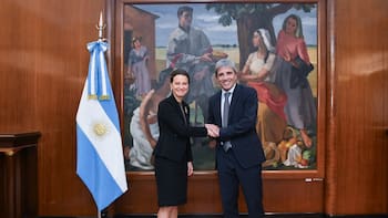Con las garantías aprobadas, Caputo se reunió con el Banco Mundial: para cuándo esperan los fondos