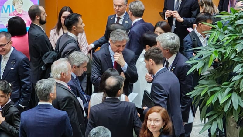 El equipo económico en la antesala de una reunión en el FMI