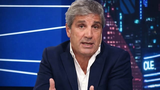 Caputo anticipó una fuerte baja en la inflación de abril: qué número espera el mercado y qué estrategia hace
