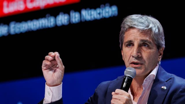 Caputo anunció que la Argentina regresa al mercado internacional de deuda y emitirá un bono a cuatro años