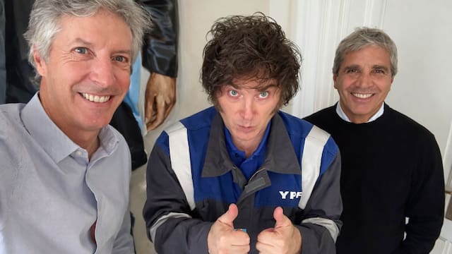 Jugada de Caputo: ofrece un bono en dólares al 2027 en la plaza local