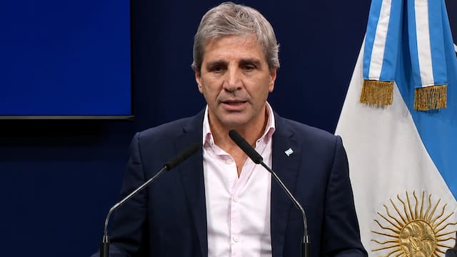 Elecciones: Caputo limpia vencimientos y logra pasarlos al 2028 y 2029