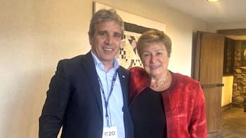 Luto nacional, humedad y cocodrilos: la bienvenida de Bangkok a Caputo y la delegación argentina