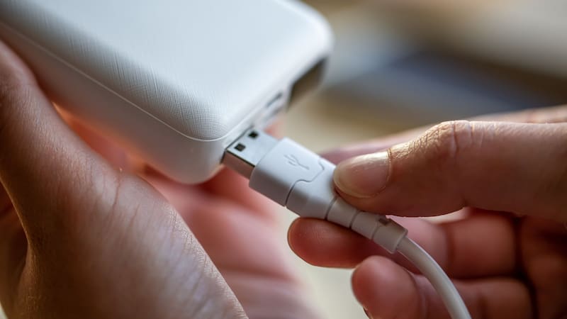 Cómo cargar la batería del celular cuando no hay electricidad en la casa. (Fuente: Freepik)