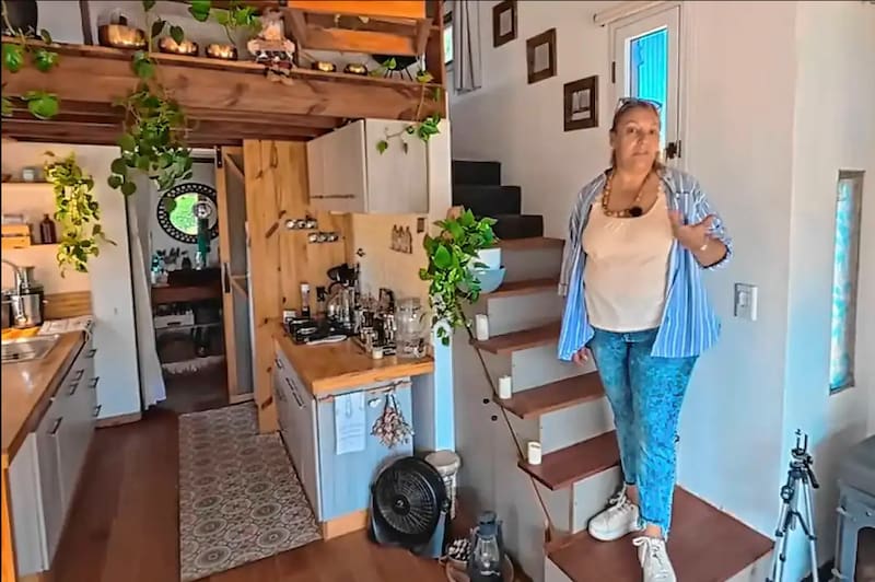 A sus 52 años, este módulo habitable de 21 metros cuadrados se convirtió en su residencia permanente