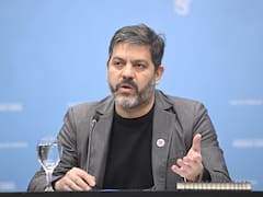 Operaron de urgencia a Carlos Bianco por un cuadro de apendicitis