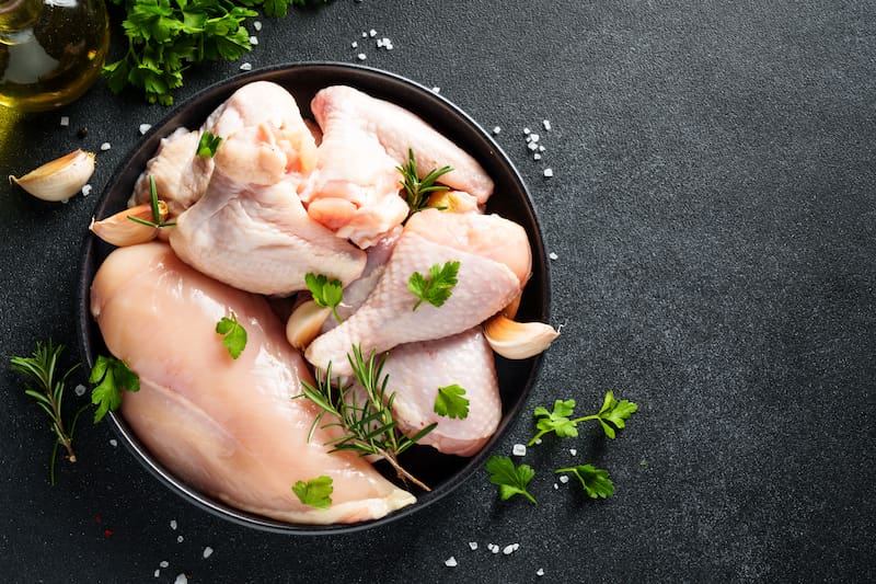 Carlos Porta, ganadero: “El color del pollo blanco o amarillo no depende de su calidad”