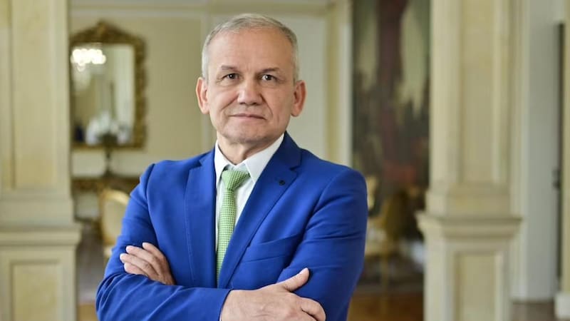 Continúan las indagaciones por la presencia del exfuncionario prófugo.