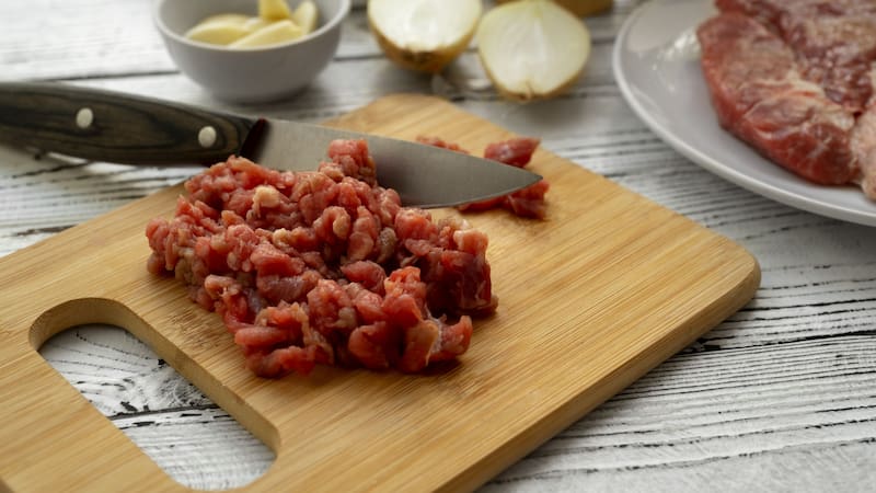 Enzo Contento, carnicero: ”Nunca compren carne picada ya hecha…”.