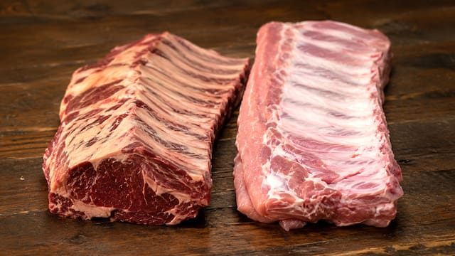 Costilla de cerdo o costilla de vaca: cuál es la diferencia nutricional y qué conviene comprar