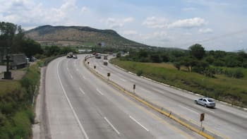 Renuevan una carretera clave que une la CDMX con el centro y norte del país: reducirá los tiempos de viaje y ampliarán carriles