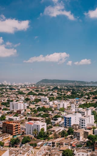 No es Villa de Leyva: turistas se sorprenden con esta ciudad conocida como “Las Vegas de Latinoamérica”