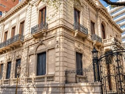 El mercado de lujo sigue de racha: venden el palacio más impactante de Buenos Aires