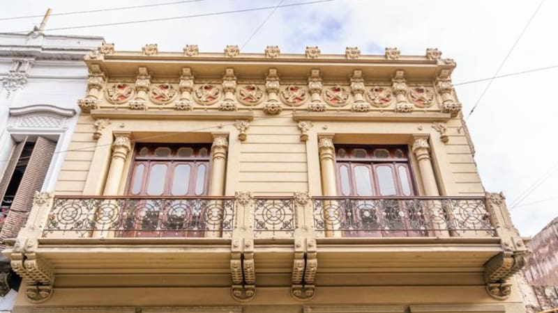 Es de 1887 y está en San Telmo: cómo visitar gratis una de las casas más curiosas de Buenos Aires.