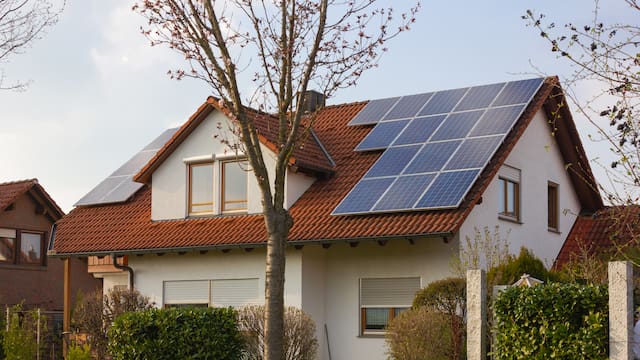 El Gobierno confirmó la entrega de paneles solares a domicilio para quienes cumplan estos 5 requisitos: ayuda a ahorrar hasta 60% en la factura de la CFE