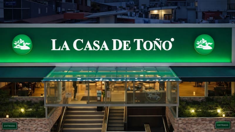 Grupo Gigante confirmó su interés por adquirir el popular restaurante mexicano de servicio rápido.