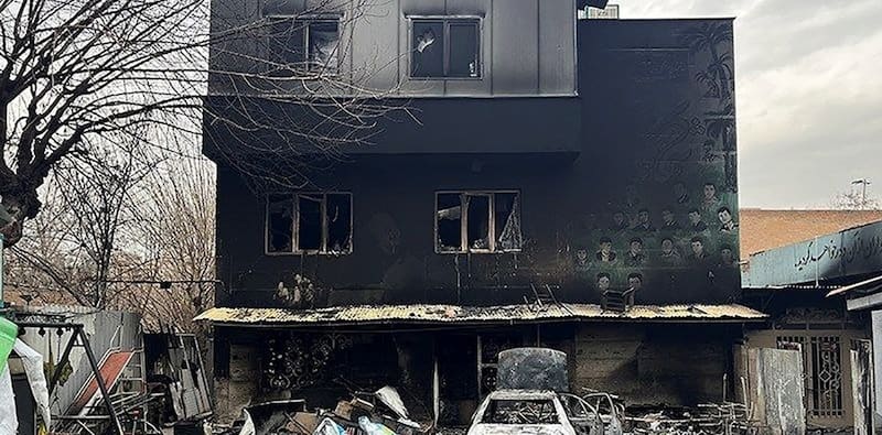 Casa incendiada en Teherán luego de las protestas (Fuente: EFE).