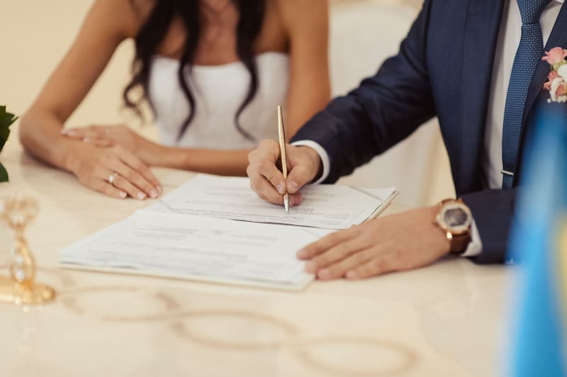 ¿Qué pasa si una persona se divorció, pero no tiene nulidad?