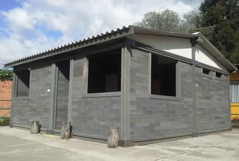 Casas con ladrillos de plástico reciclado, una opción económica y rápida para dejar de alquilar.