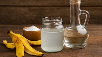 Cáscara de banana, vinagre y agua con bicarbonato: por qué recomiendan esta mezcla y para qué sirve