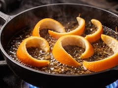 Cáscara de naranja en sartén caliente | Para qué sirve y por qué lo recomiendan