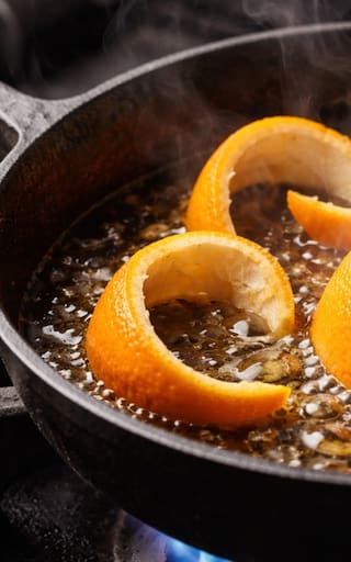 Cáscara de naranja en sartén caliente | Para qué sirve y por qué lo recomiendan