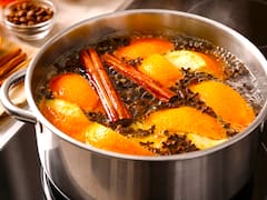 Hervir cáscara de naranja, canela y clavo: para qué sirve esta mezcla casera y por qué tantas personas la usan en casa