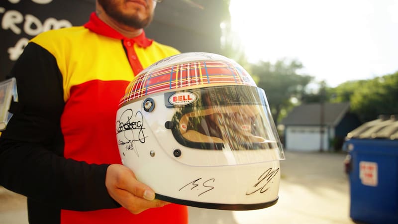 Entre las entregas más especiales del 2025 estuvo un casco de Jackie Stewart firmado por 20 campeones de F1 -entre ellos Michael Schumacher- para recaudar fondos contra la demencia