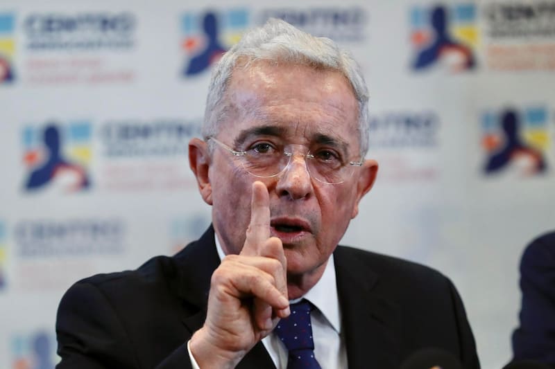 Condena contra Santiago Uribe: Corte Suprema ratifica pena de más de 28 años por vínculos con grupo paramilitar.