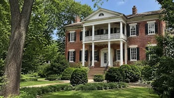 Buscan voluntarios para cuidar los jardines de una casona histórica en Estados Unidos: ofrecen alojamiento, desayunos y sólo 25 horas de trabajo