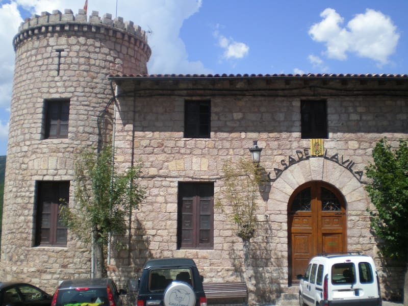 Ayuntamiento de Castellar de n'Hug.