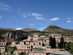 Este pueblo de Cataluña destaca por sus calles medievales y paisajes de montaña: cuándo visitar la localidad, según la época